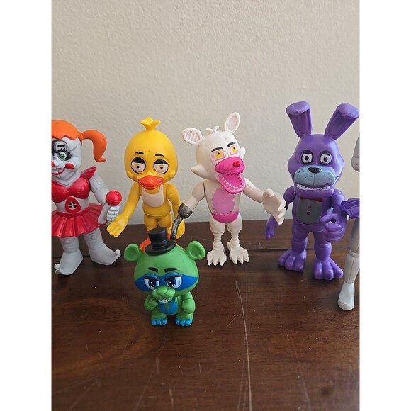 Five Nights At Freddy's FNAF Lot of 8 Figures 5" Set Unbranded - Picture 3 of 4